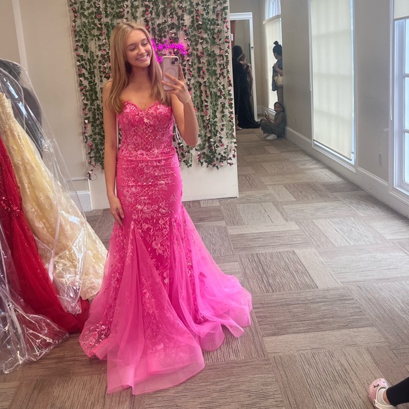 Size 2 (Fits like 00) Pink Prom Dress, New with tags - Picture 5 of 5